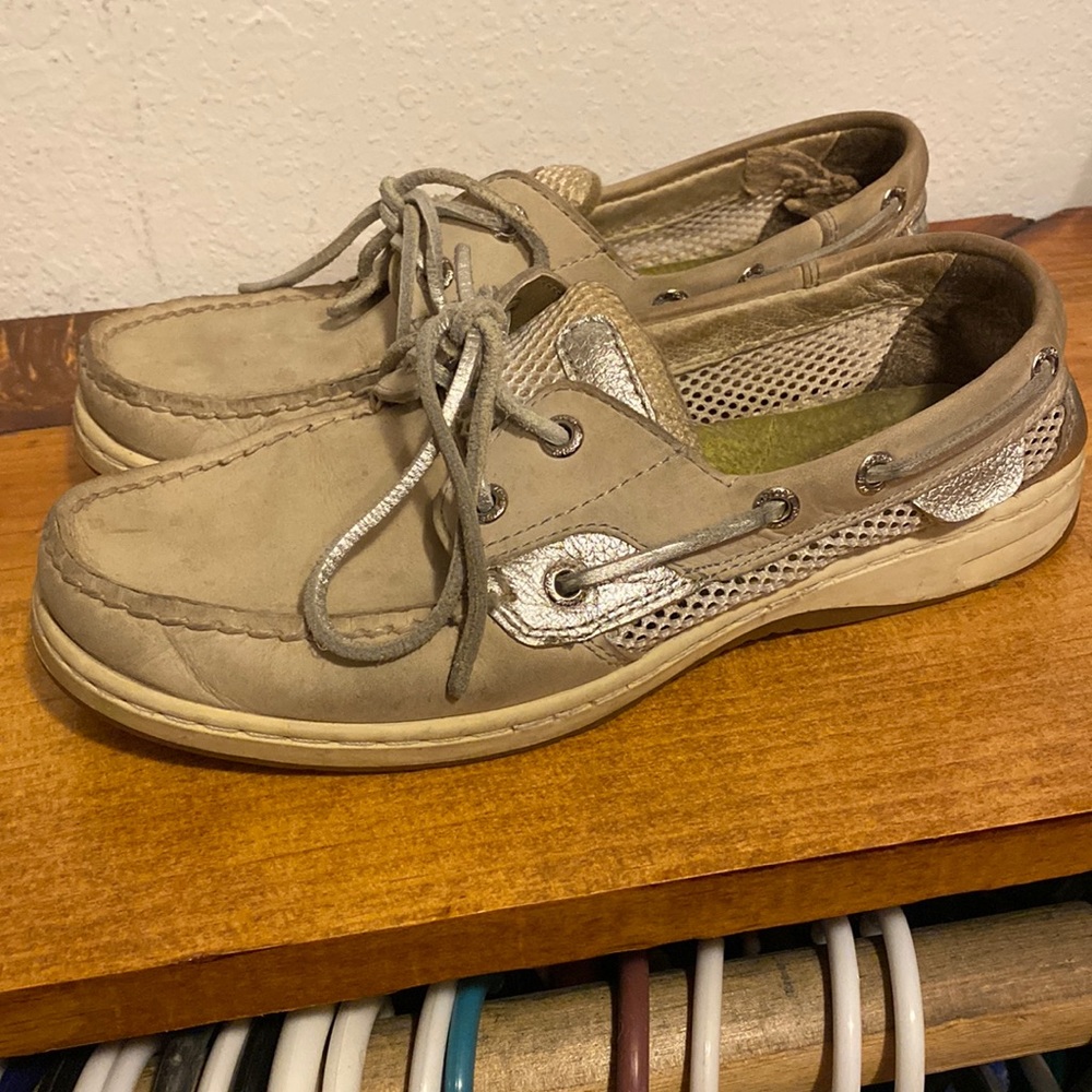 Sperry size 8